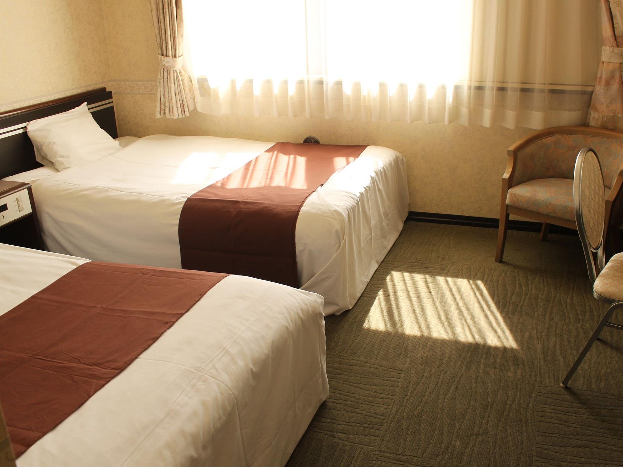 Hotel Livemax Budget Саґаміхара Екстер'єр фото