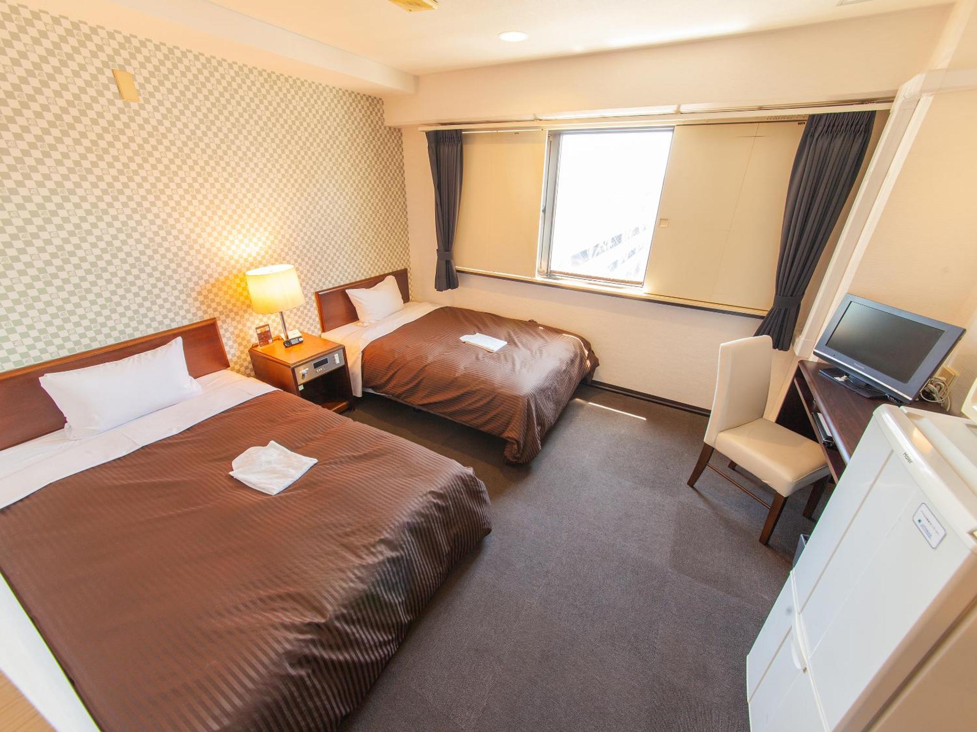 Hotel Livemax Budget Саґаміхара Екстер'єр фото