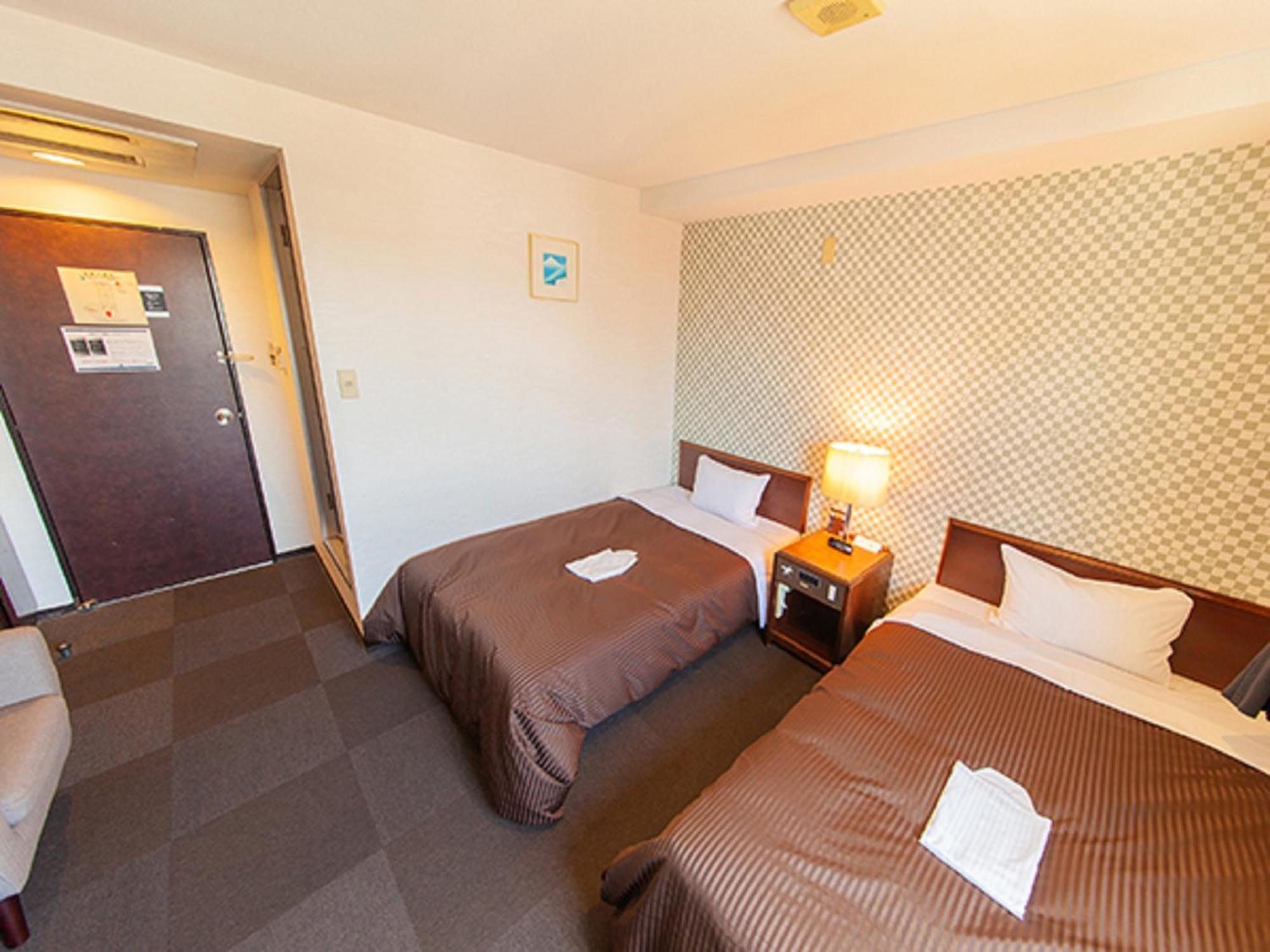Hotel Livemax Budget Саґаміхара Екстер'єр фото