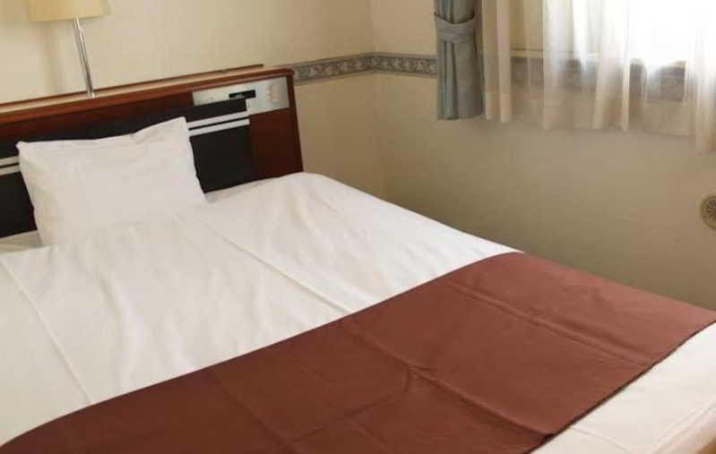 Hotel Livemax Budget Саґаміхара Екстер'єр фото